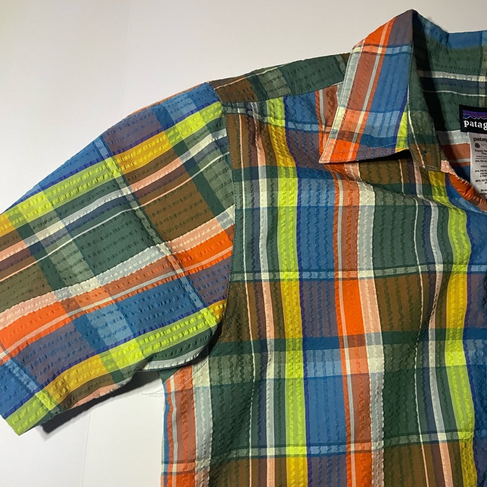 Patagonia | Polyester button down - Picture 3 of 5